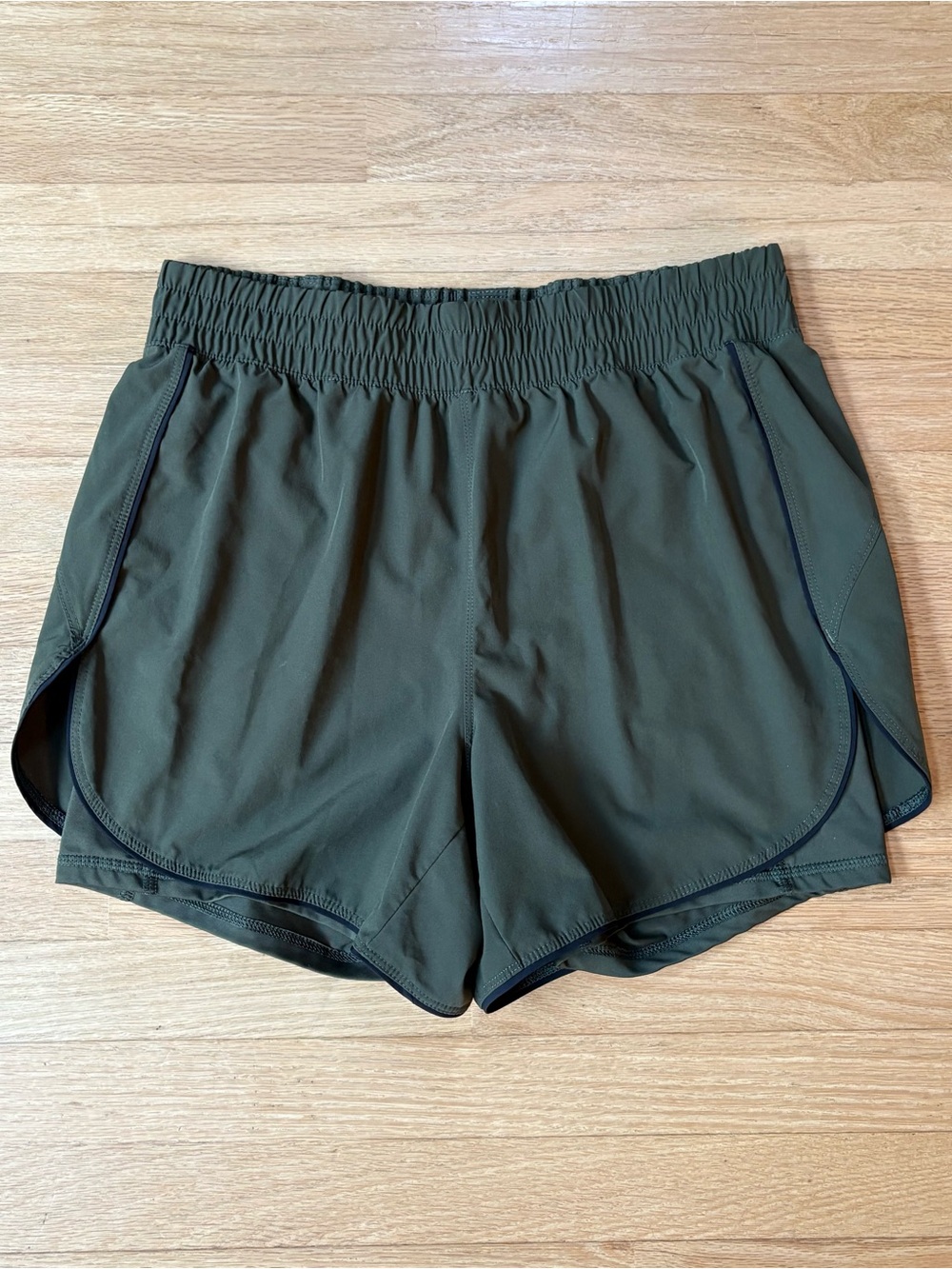 Avia Green Running Shorts with built in Biker Shorts Sz L in Excellent Condition